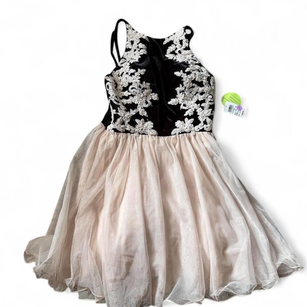Windsor mini dress size 11 NTW Black and cream prom